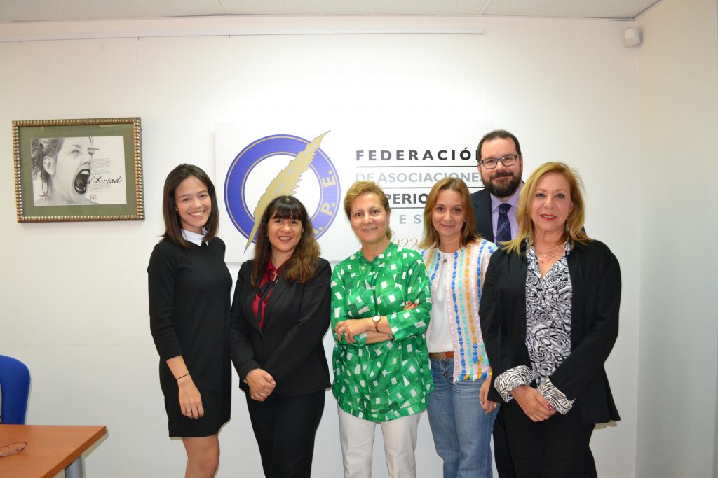 Las asociaciones de periodistas venezolanos y de corresponsales